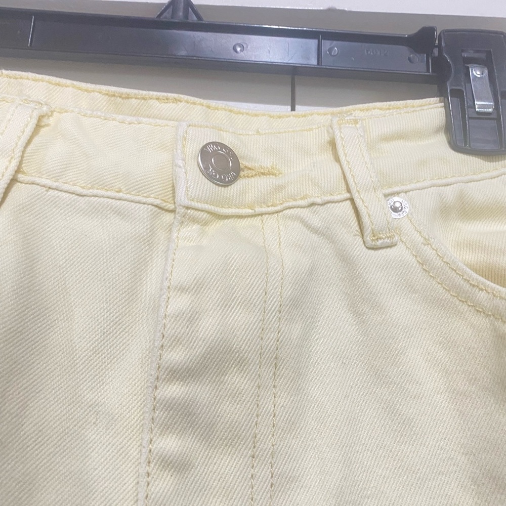 VRG GRL Women’s Jeans light yellow Denim size 10 baggy cuff hem waist 28” Cotton - Picture 5 of 7
